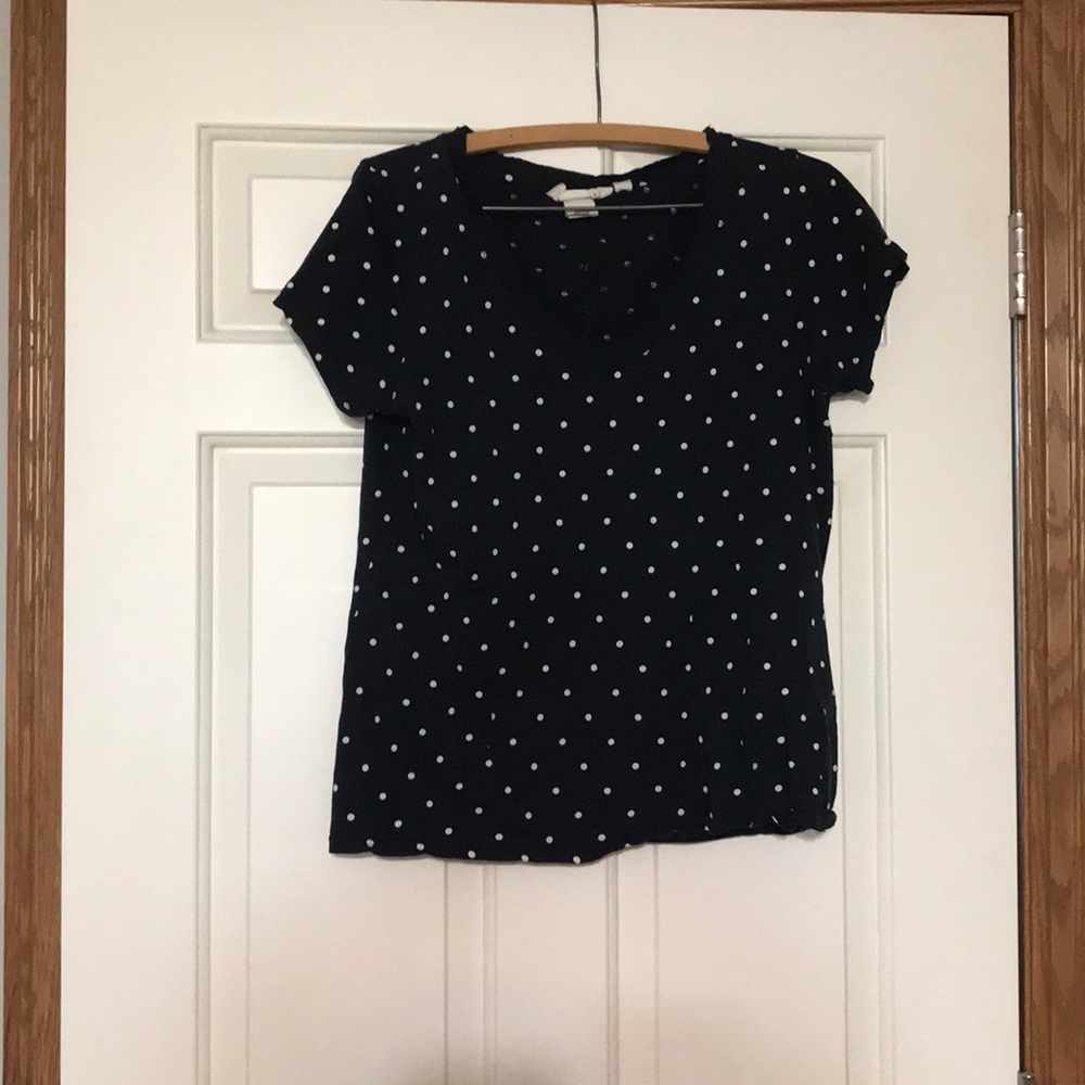 Blue and white polka dot t shirt